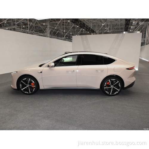 In stock Cina Luxury Electric Car Nio ET5 per la famiglia